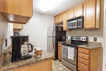 Furnished monthly rental 1bedroom/1bathroom condo Silicon Valley 3
