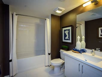 1bed/1ba in Luxury 2bed/2ba; W/D, Parking & Walk to 3