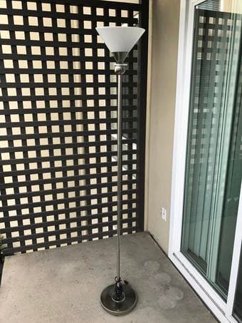 Moving Sale (floor lamp, rice cooker) 1