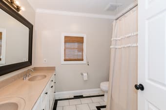 Community house looking for a new housemate 3