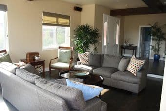 Multiple Rooms Available in Large Beautiful Home in Hills of RWC 1