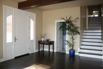 Multiple Rooms Available in Large Beautiful Home in Hills of RWC 2