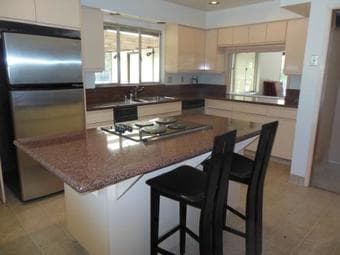 Large home, clean and respectful roommates. 2