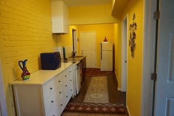 Fully Furnished cozy 2 bedroom,1 bath private unit in Redwood City 3