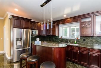 Big room and amazing roommates--come meet us! ( 2