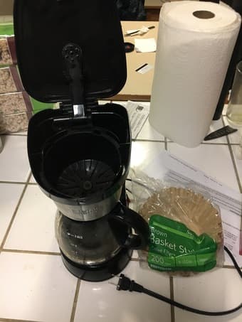 5-cups Coffee maker with coffe filters. 1