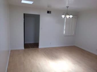 Fantastic housing with great roommates - the bomb dot com! 3
