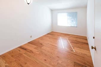 Friendly roommates - housing for young professionals! 2