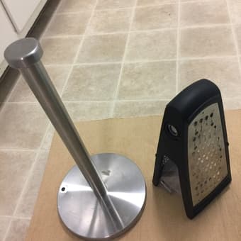 CHESS GRATER/paper towels holder 2