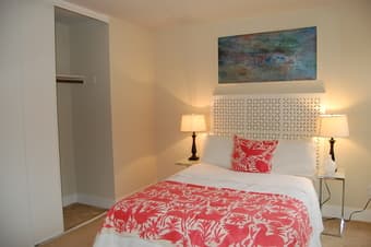 Private room in newly remodeled condo near Caltrain, Castro Ave. 1