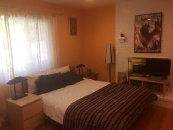 Large room near Stanford. Private entrance & bathroom. 1