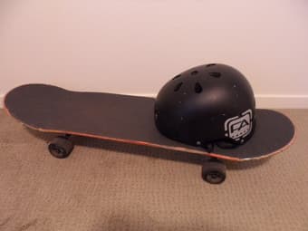 Metropolitan Museum of Art puzzle, Longboard / Skateboard and Helmet 2