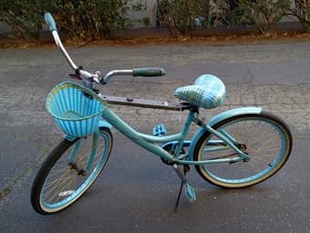 A women' s bicycle for sale 1