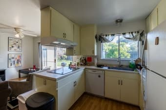 Large home, clean and respectful roommates. 2
