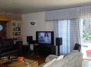 Maloney House- Spacious room 2