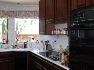 Maloney House- Spacious room 3