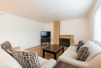 Be our next roommate! - $400 OFF FIRST MONTH 2