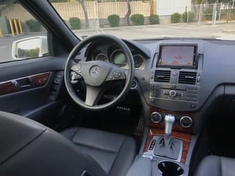 2011 Mercedes-Benz C300 (white) 1