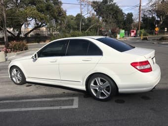 2011 Mercedes-Benz C300 (white) 3