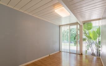 Awesome co-living house looking for a new roomie! 9br/4ba 3