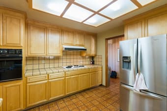 Friendly roommates - housing for young professionals! 1