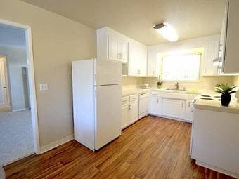 2br2b Apt in Mountain View for $1575. Available 3/22 latest. 3