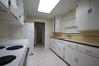 Big room and amazing roommates--come meet us! 3