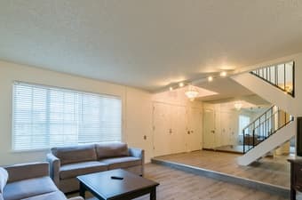Come meet us! Big room and amazing roommates! 1