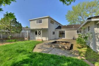 Fantastic housing with great roommates - the bomb dot com! 3