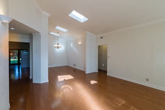 Incredible housemates - looking for a fun, friendly roommate! 1