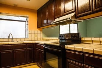 Large home, clean and respectful roommates. 3
