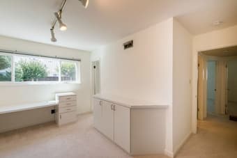 We're looking for our next housemate -- 850 2