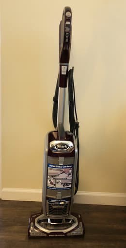 Shark Vacuum "Rotator Powered Lift-Away" model # NV752 1