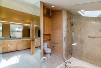 Dear future, fun Housemate, come check out this room! 2