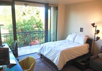 Airy, fully furnished studio - 3/22 - 4/3 1