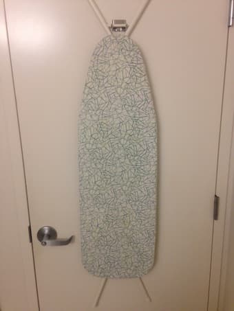 Ironing board + iron 2