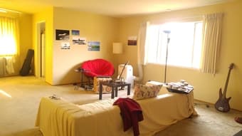 Room in a 2 bedroom 1 bath apartment in Palo Alto - 1 April 1