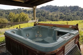 Quality Hot Tub For Cheap (Woodside/La Honda) 1