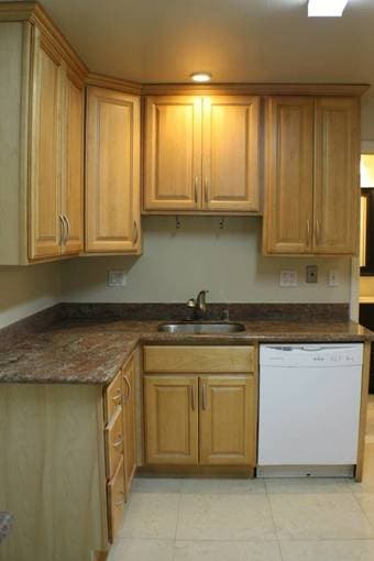 Room in 3bd/2bath quiet, pet friendly house in downtown Redwood City 2