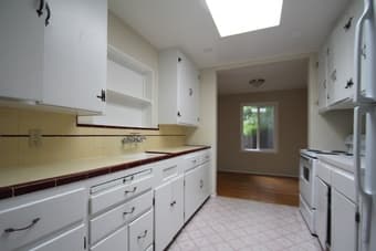 Looking for a housemate to share this awesome house! 3