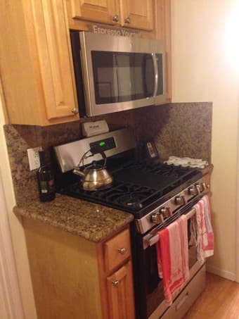 Looking for a groovy roommate in stellar Palo Alto House 3