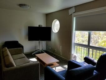 On Campus Single Room (2 bath, 4 bedroom) 3