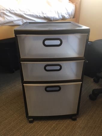 Selling plastic three-drawer cabinet 1