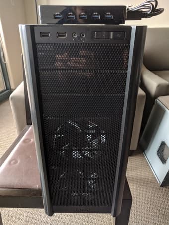 Antec Three Hundred case + 7x USB 3.0 front IO + SSD mounts 2