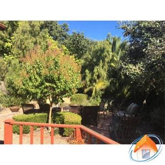 Fully furnished room, one block from Stanford 2