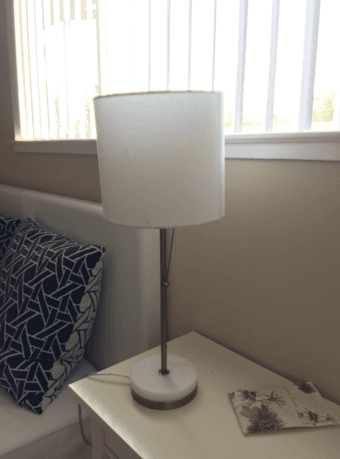 Moving out sale : Lamp 2
