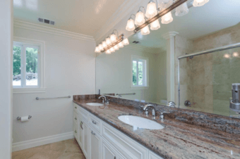 Room available in amazing home -- looking for a new roommate 3