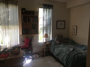 Summer Sublet: Single Studio in EV 3
