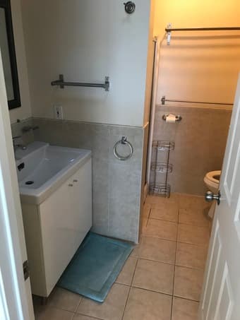 Private bedroom and bathroom centrally located in Palo Alto 2