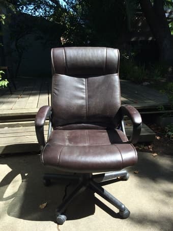 Comfy Swivel Chair 1